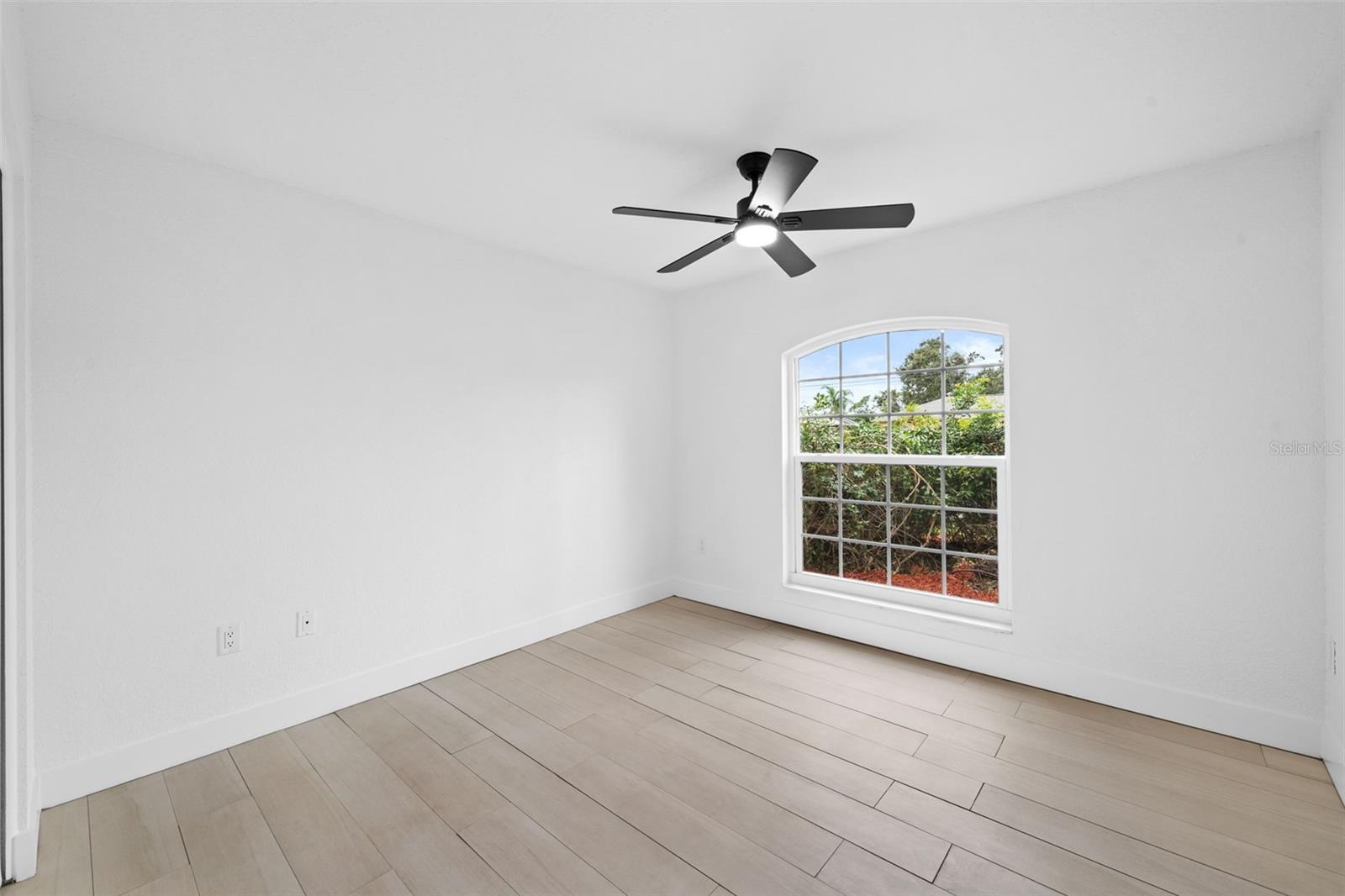 Image 66 of 75 For 4892 Crabapple Avenue