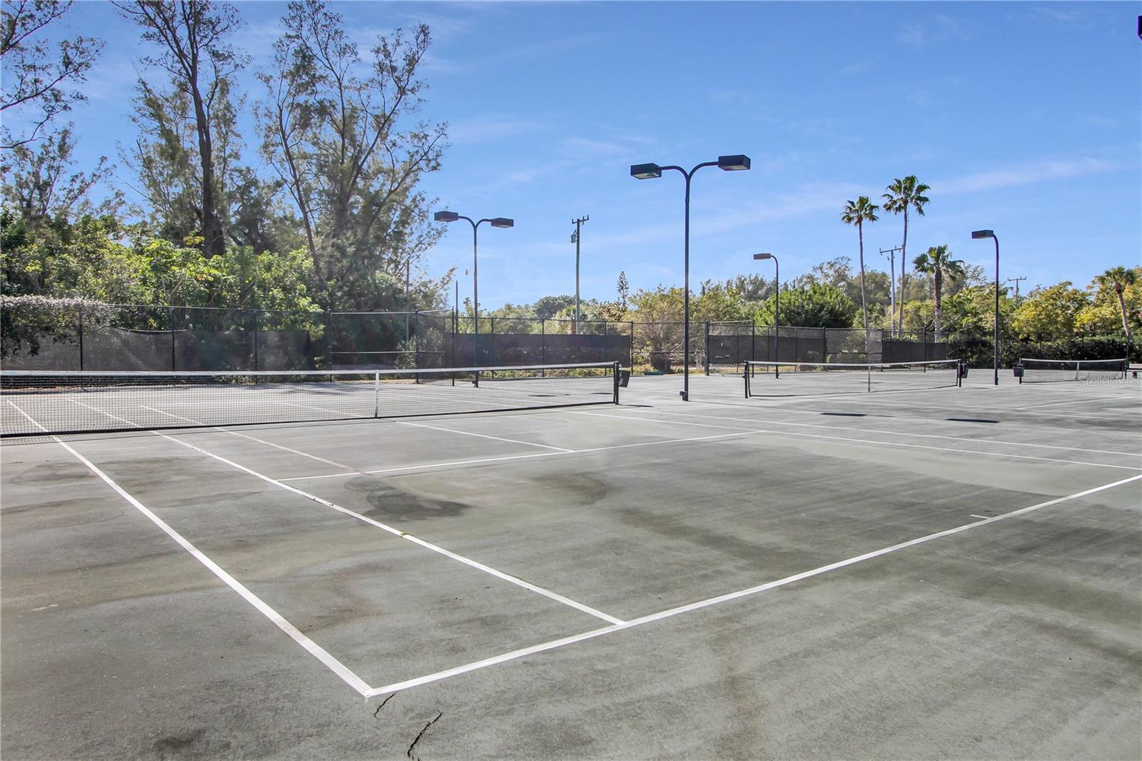 Image 27 of 66 For 615 Dream Island Road 202