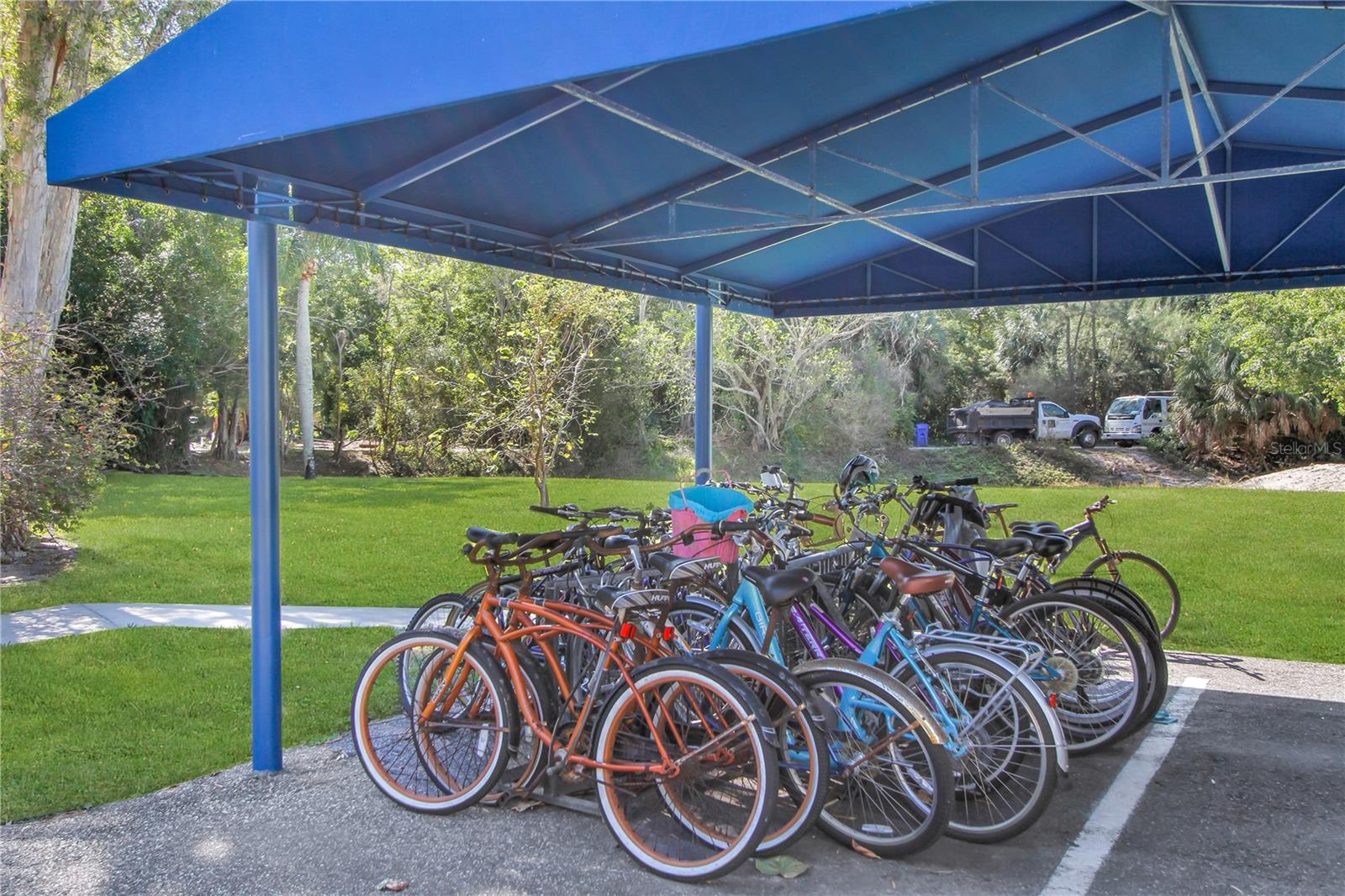 Image 28 of 66 For 615 Dream Island Road 202