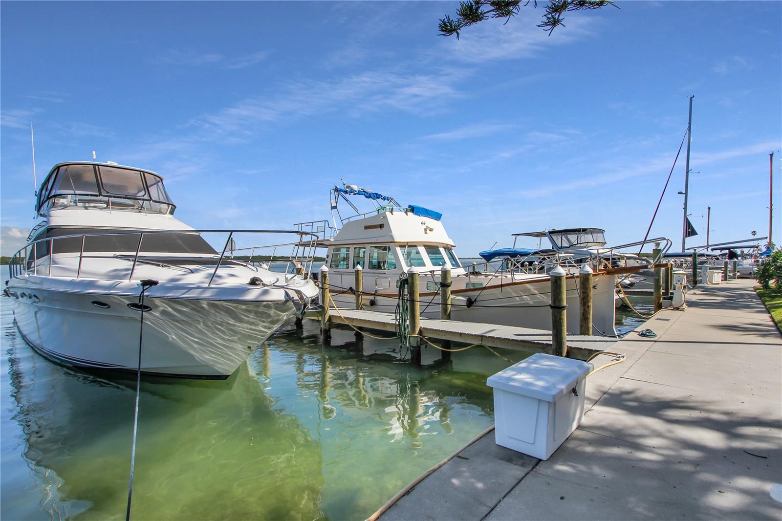 Image 34 of 66 For 615 Dream Island Road 202