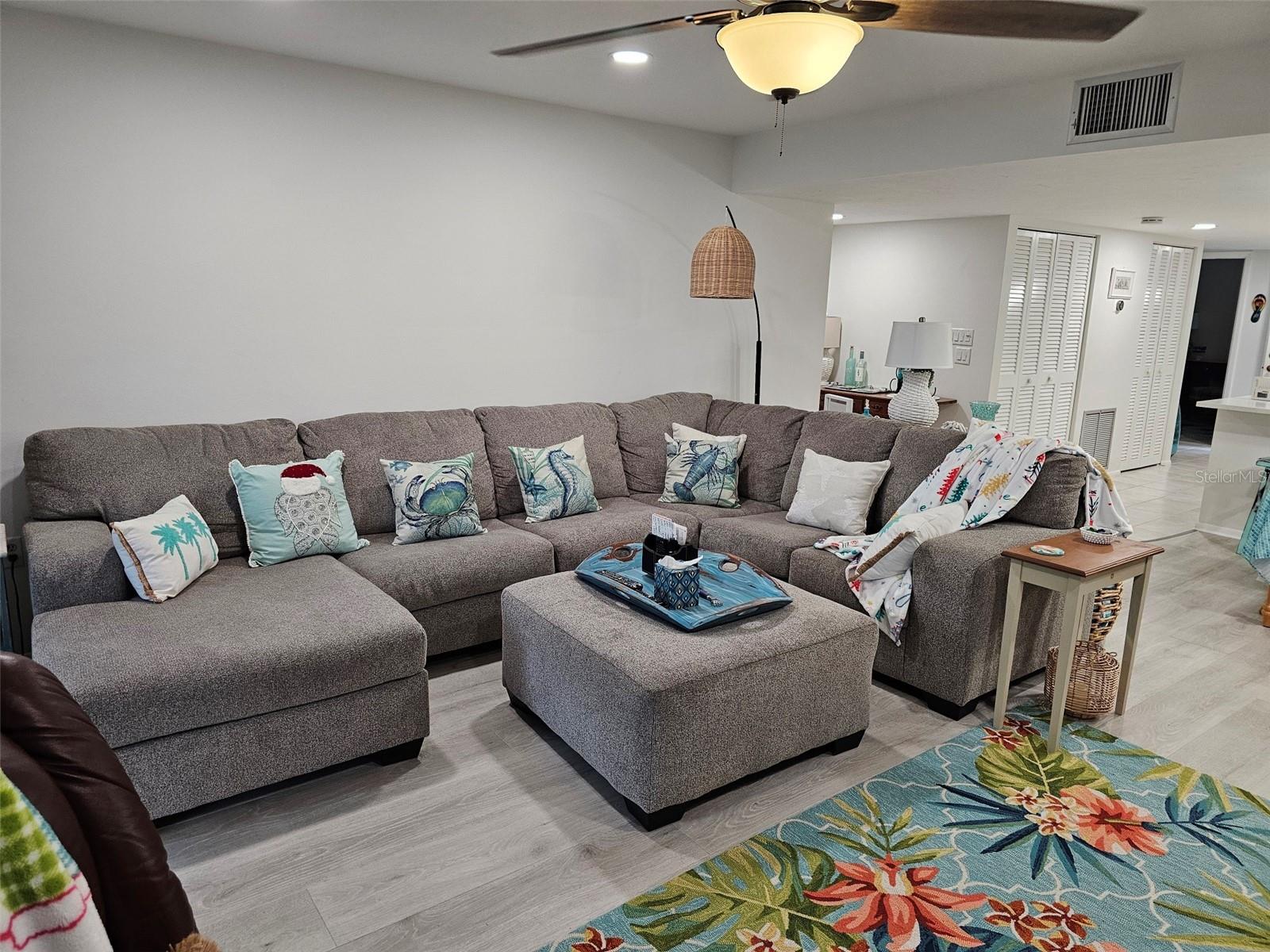 Image 10 of 41 For 409 Palm Tree Drive 409