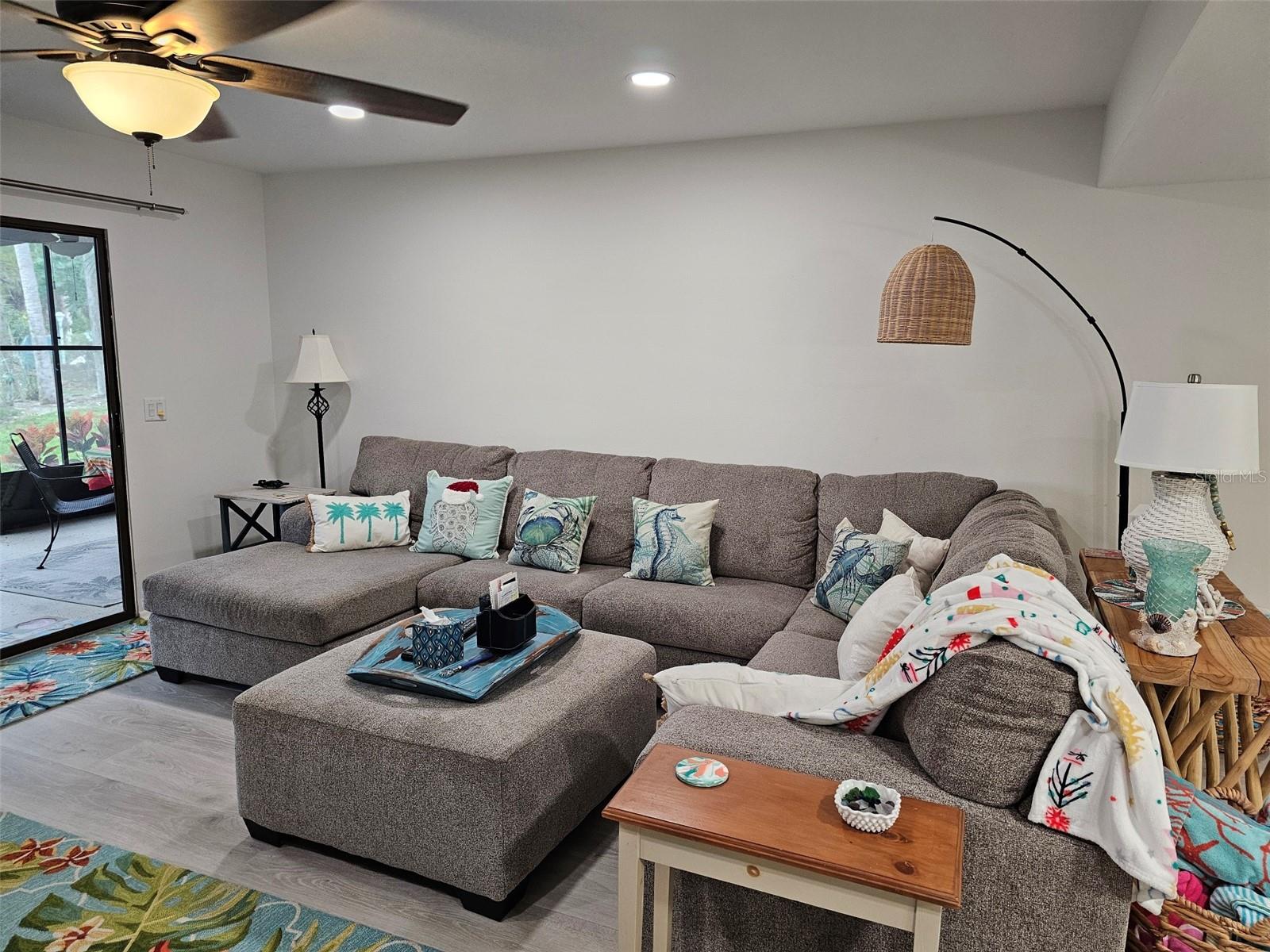 Image 12 of 41 For 409 Palm Tree Drive 409