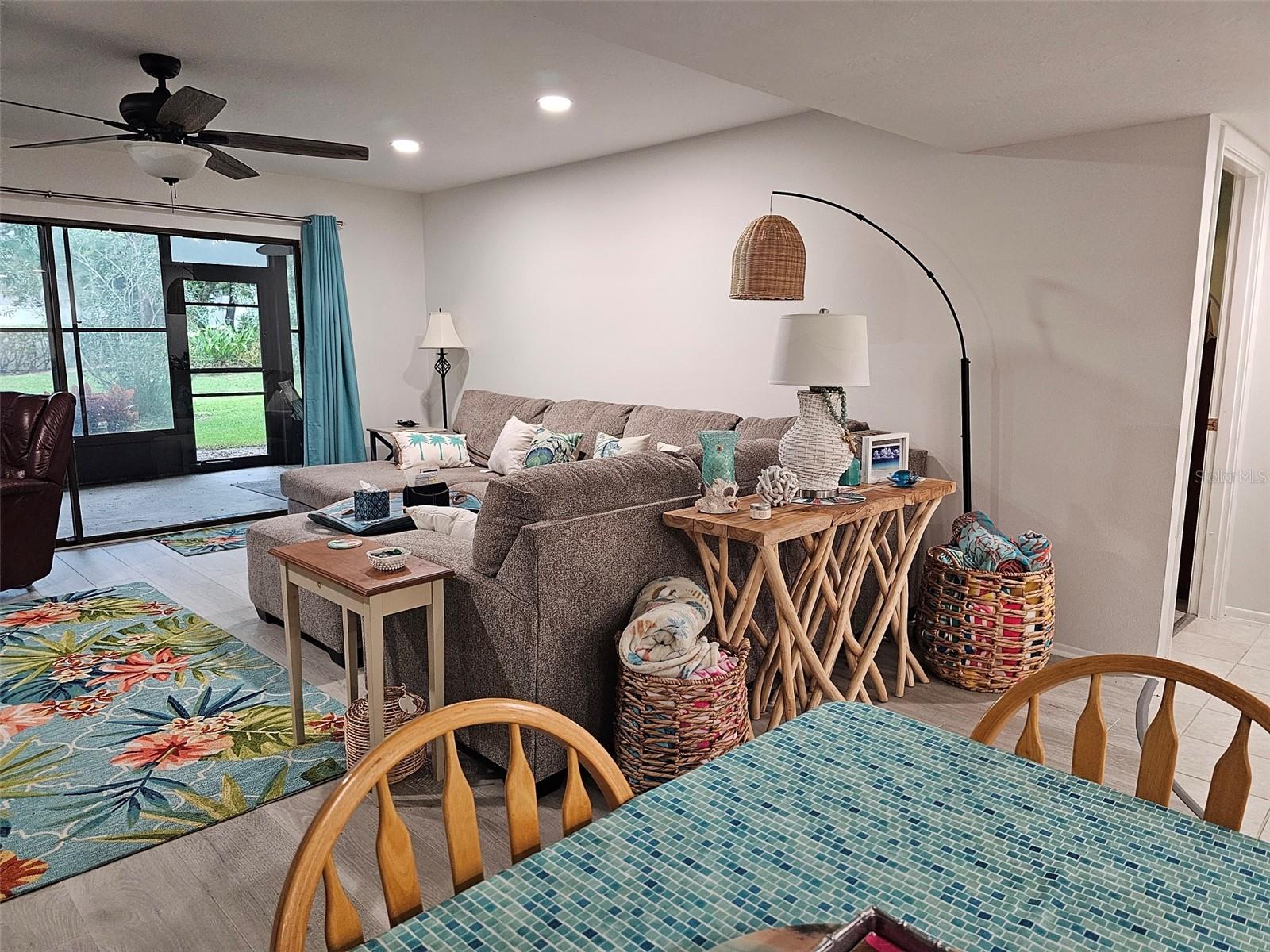 Image 13 of 41 For 409 Palm Tree Drive 409