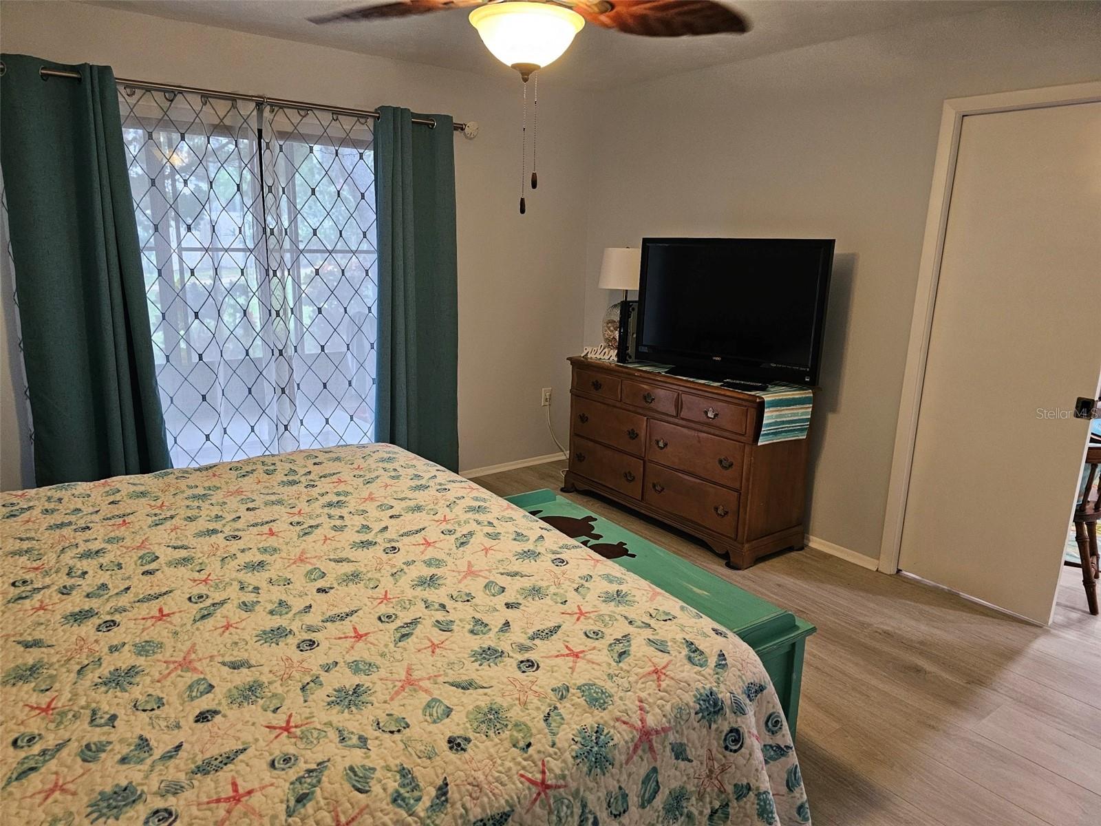 Image 30 of 41 For 409 Palm Tree Drive 409