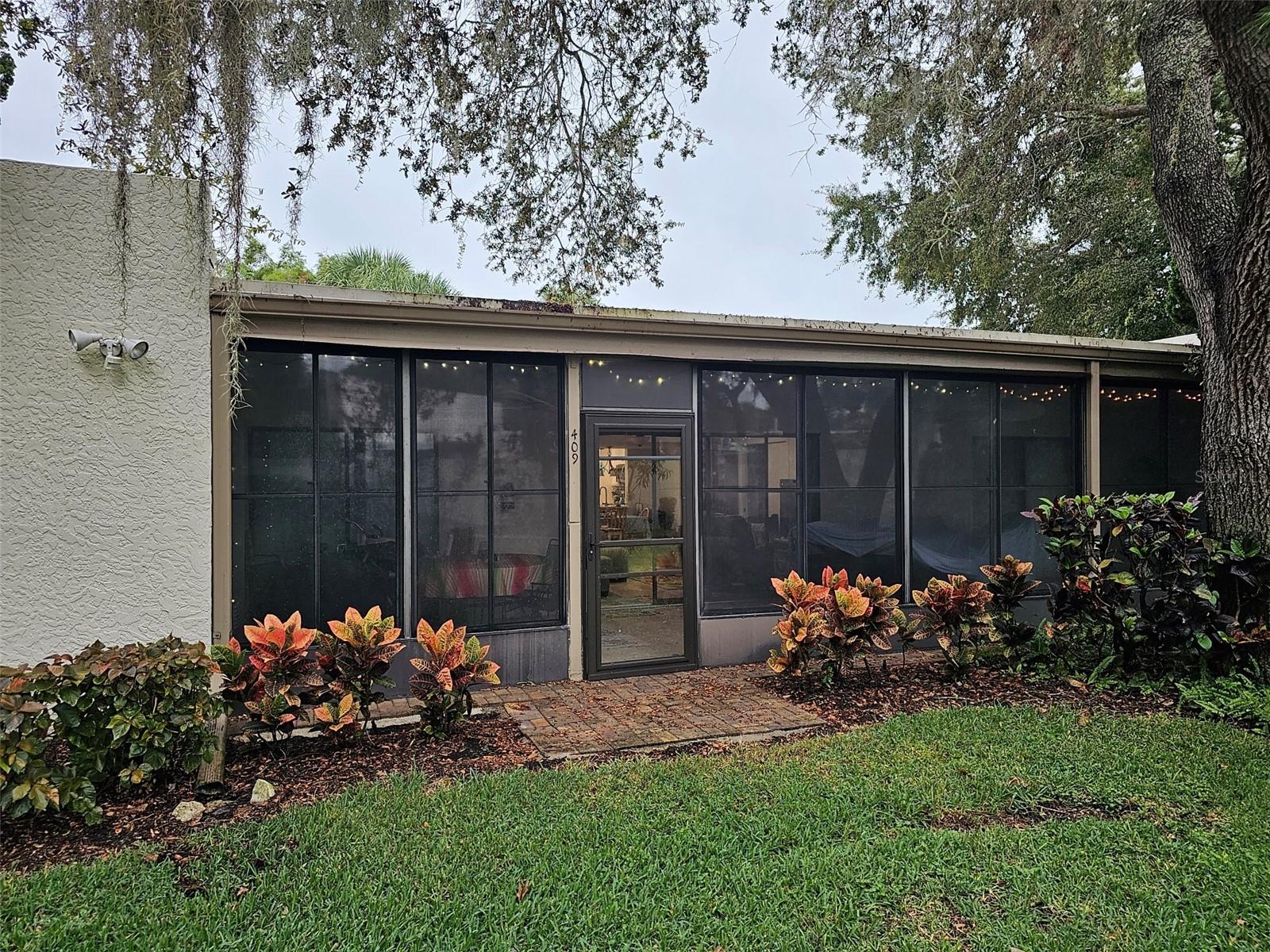 Image 35 of 41 For 409 Palm Tree Drive 409