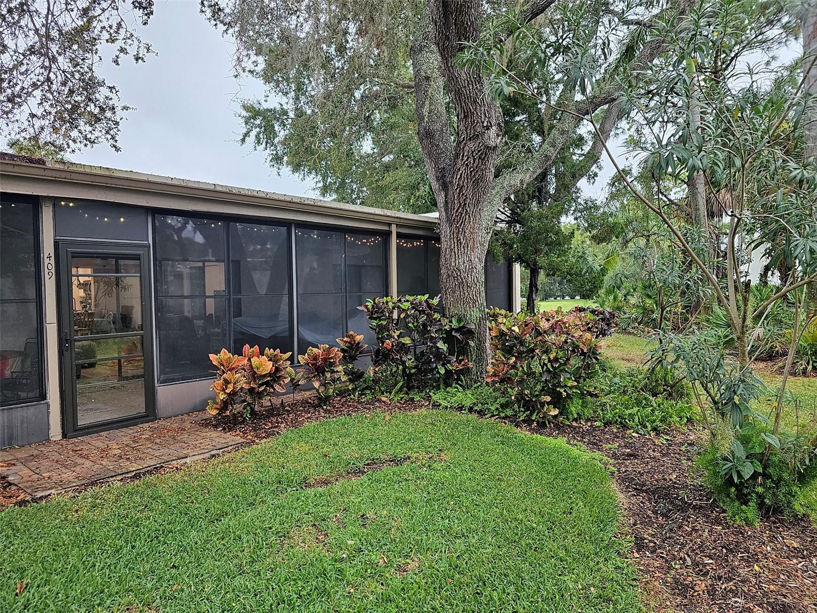 Image 37 of 41 For 409 Palm Tree Drive 409