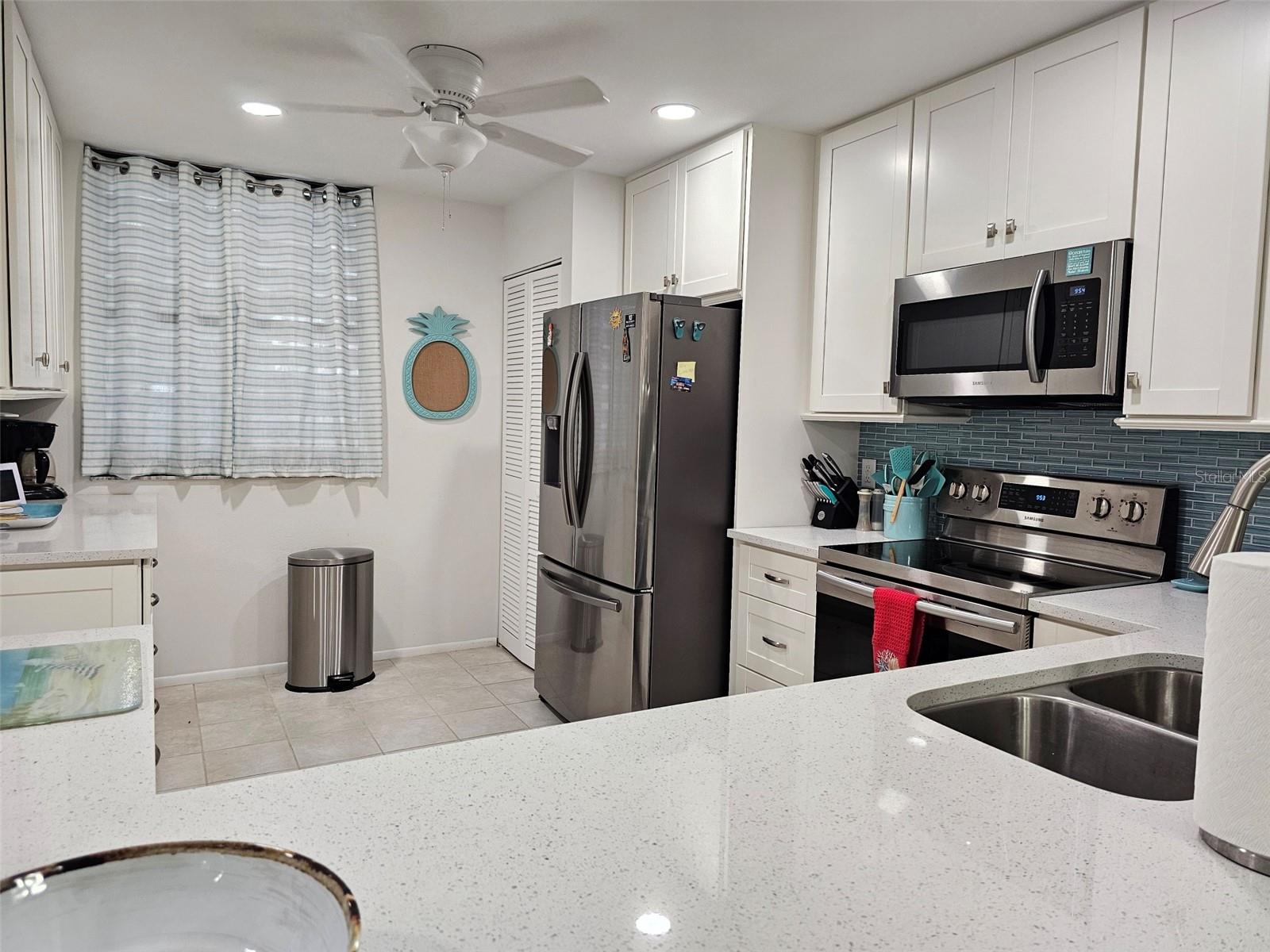 Image 7 of 41 For 409 Palm Tree Drive 409