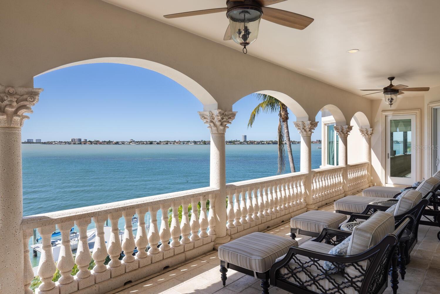 Listing photo id 32 for 1378 Harbor Drive