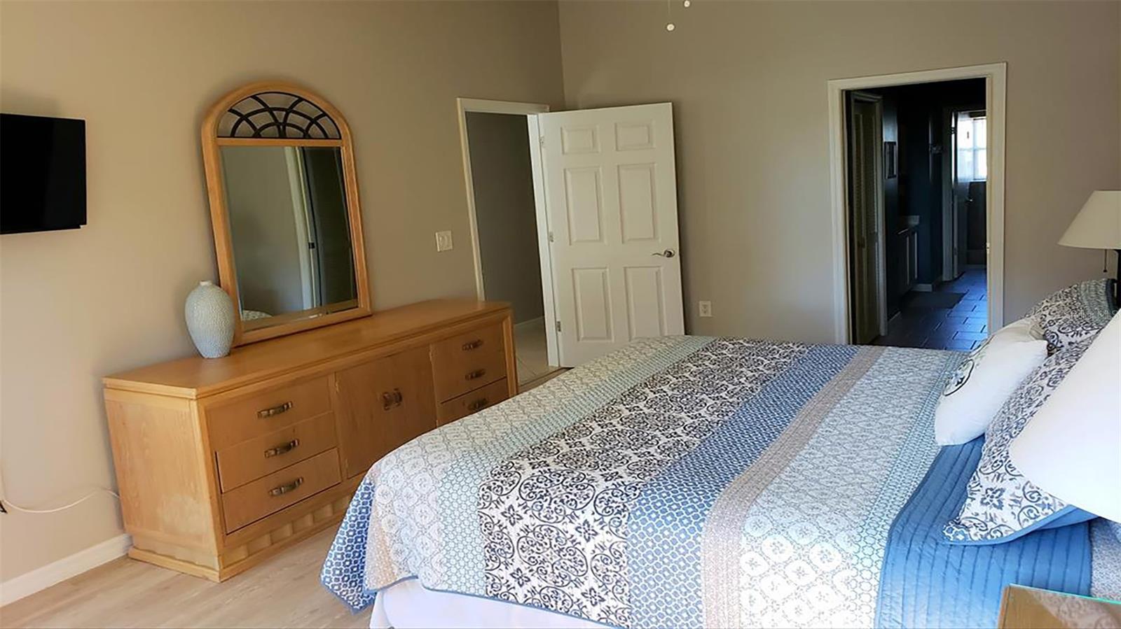 Image 20 of 41 For 1340 Siesta Bayside Drive 1340-c