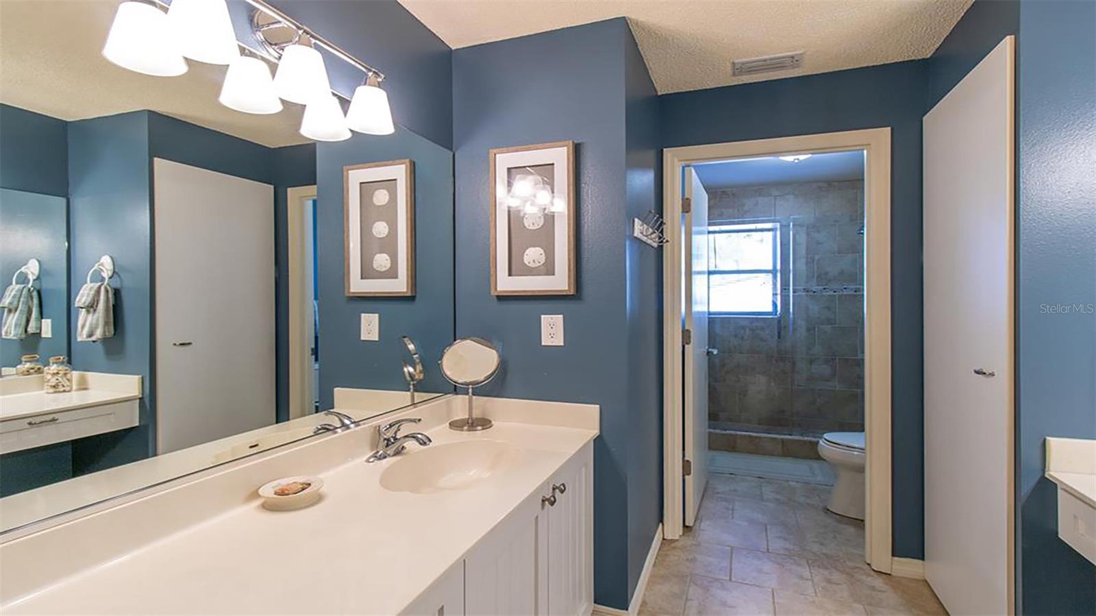 Image 22 of 41 For 1340 Siesta Bayside Drive 1340-c