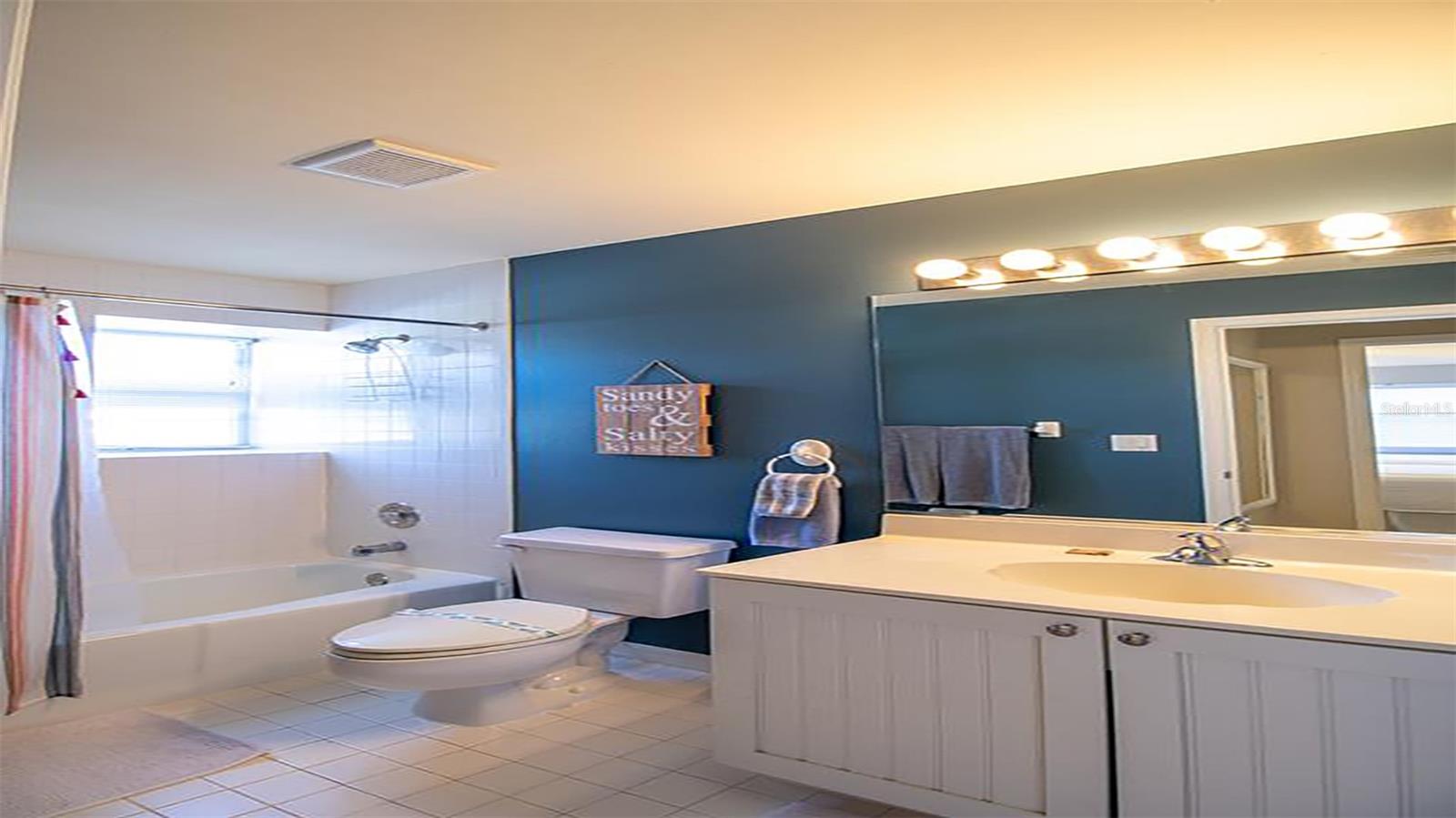 Image 25 of 41 For 1340 Siesta Bayside Drive 1340-c