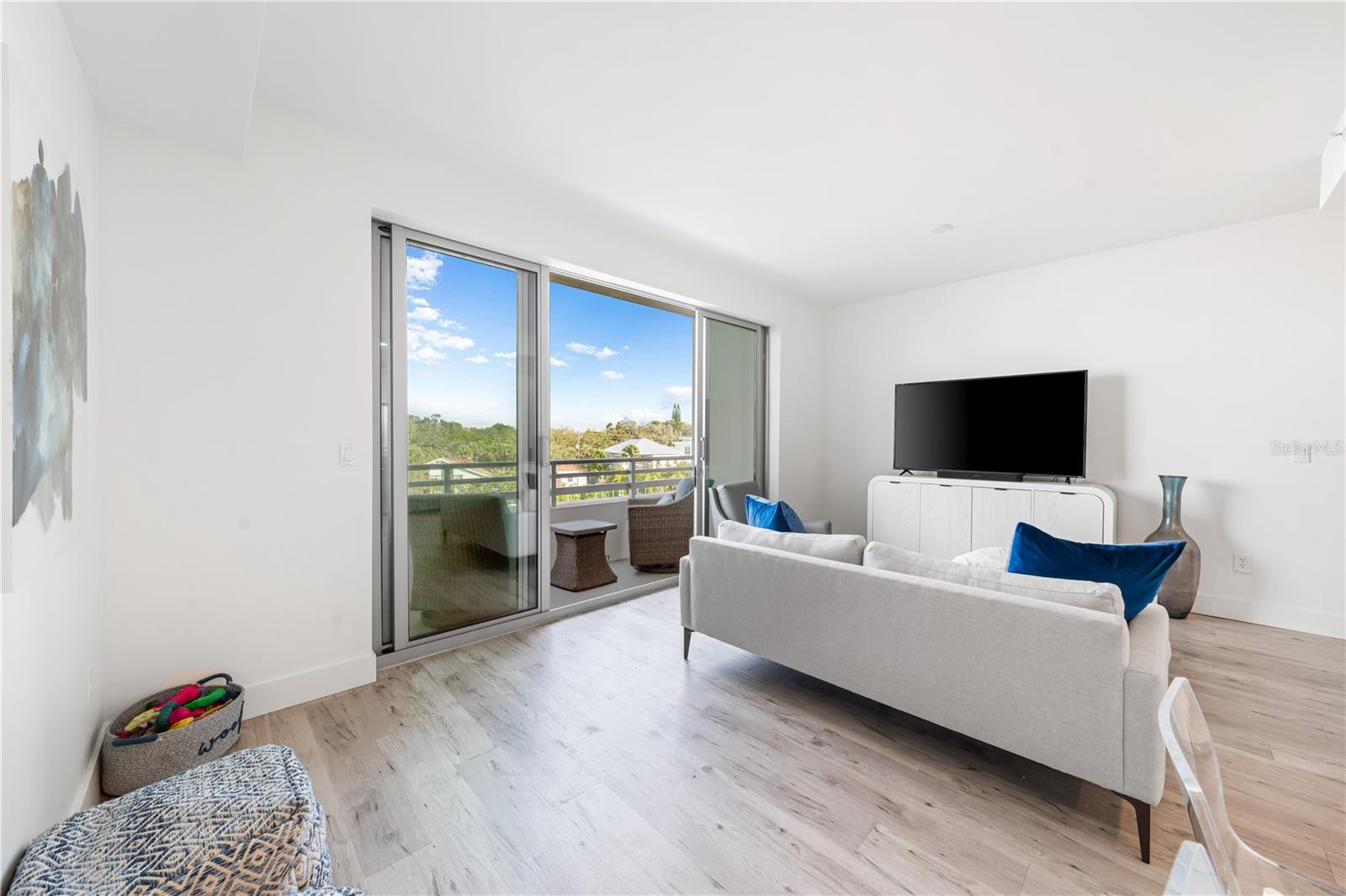 Listing photo id 18 for 1709 Tamiami Trail 403