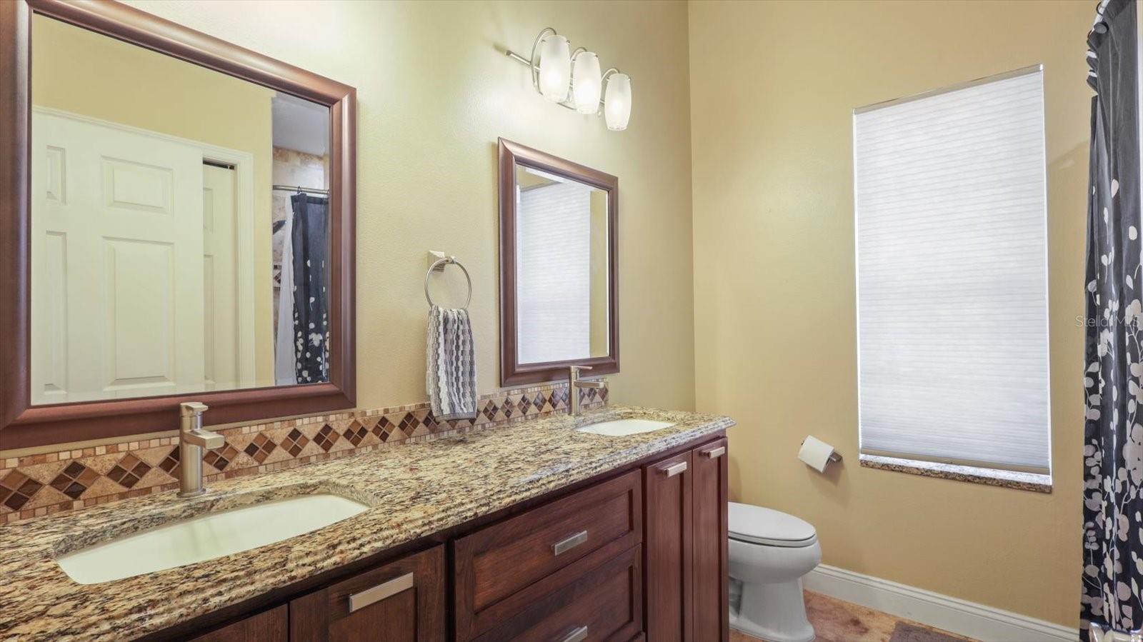 Listing photo id 37 for 21715 Deer Pointe Crossing