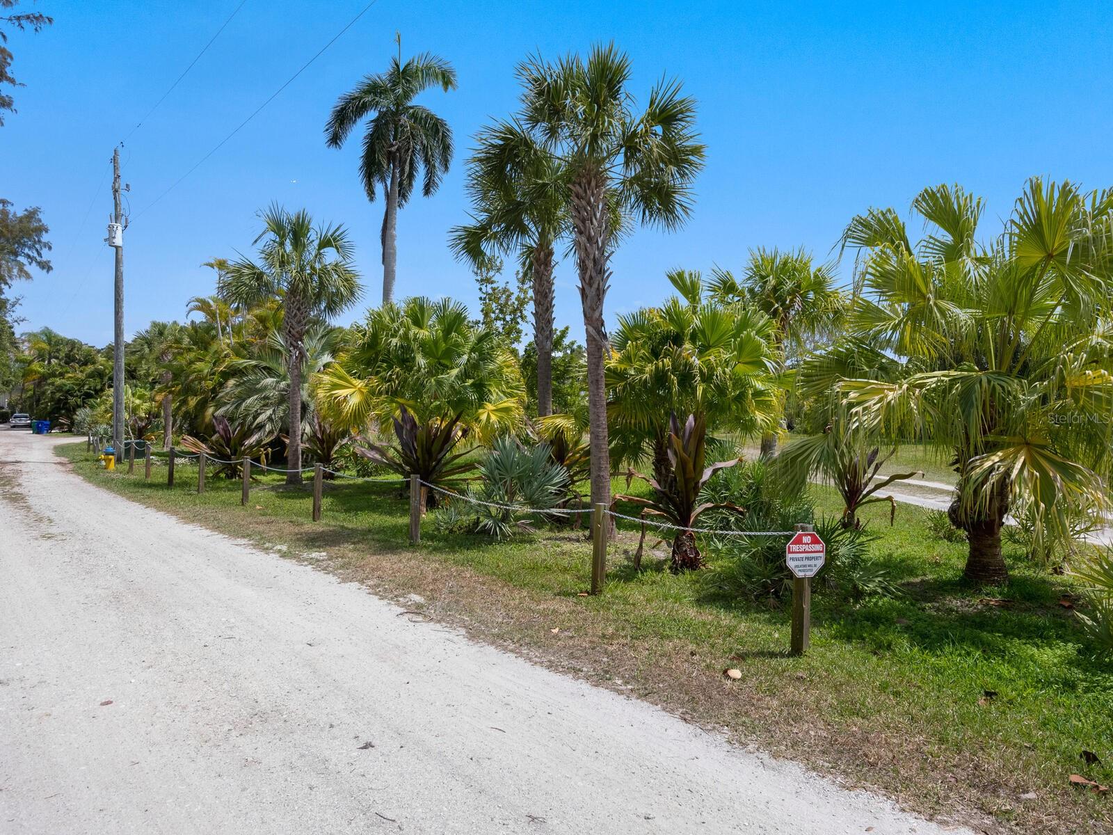 Listing photo id 12 for 6604-6608 Gulf Of Mexico Drive