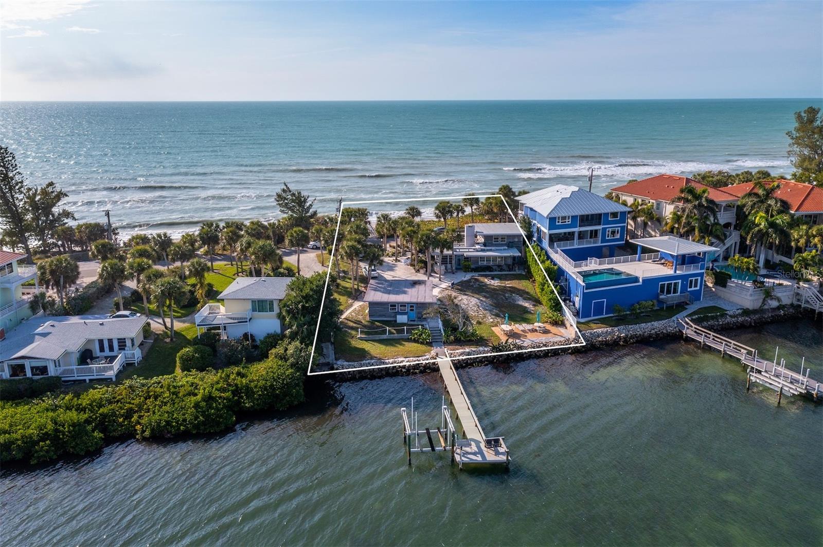 Listing photo id 1 for 1620 Casey Key Road