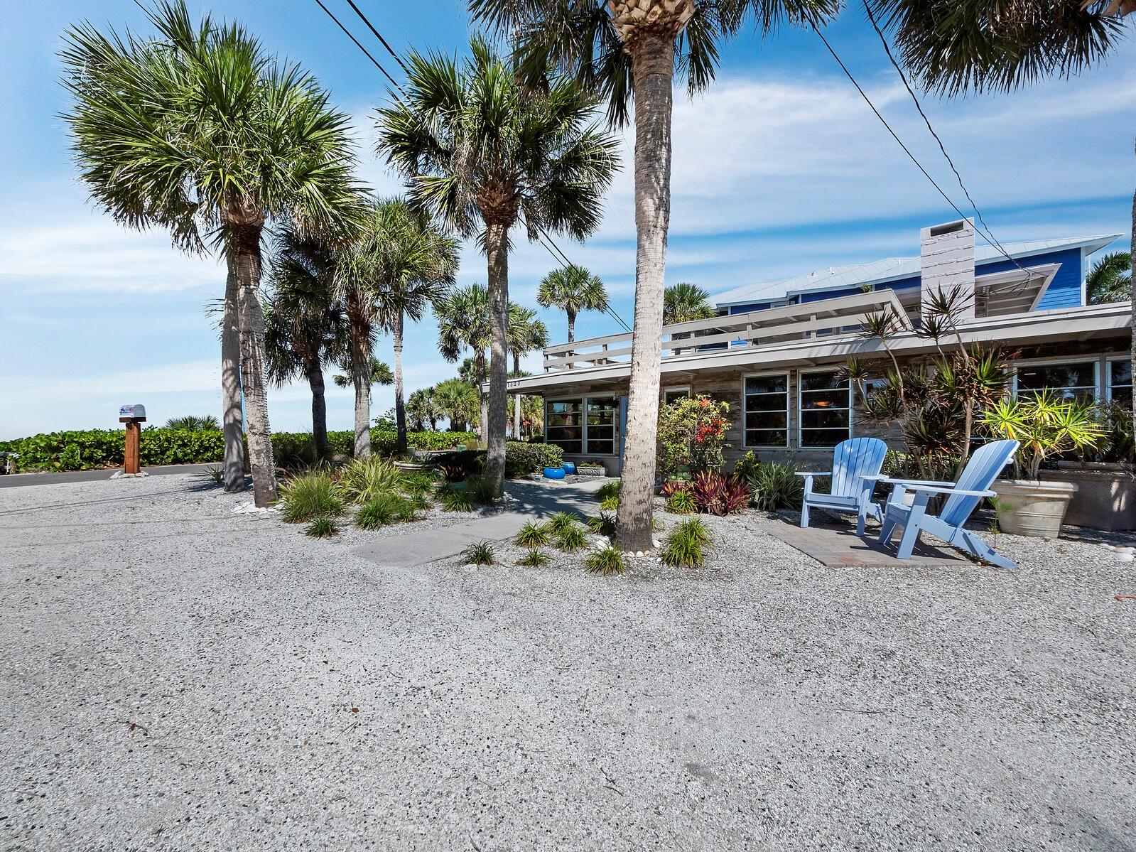 Listing photo id 40 for 1620 Casey Key Road