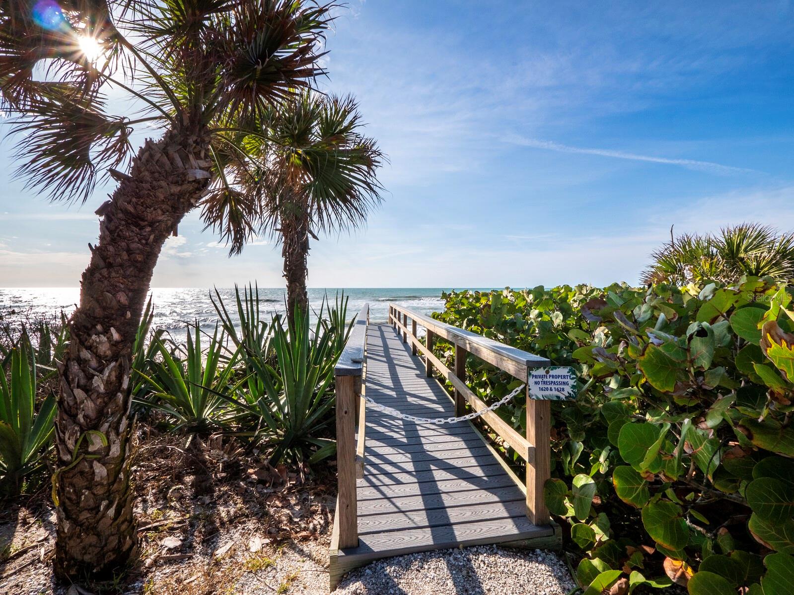 Listing photo id 41 for 1620 Casey Key Road