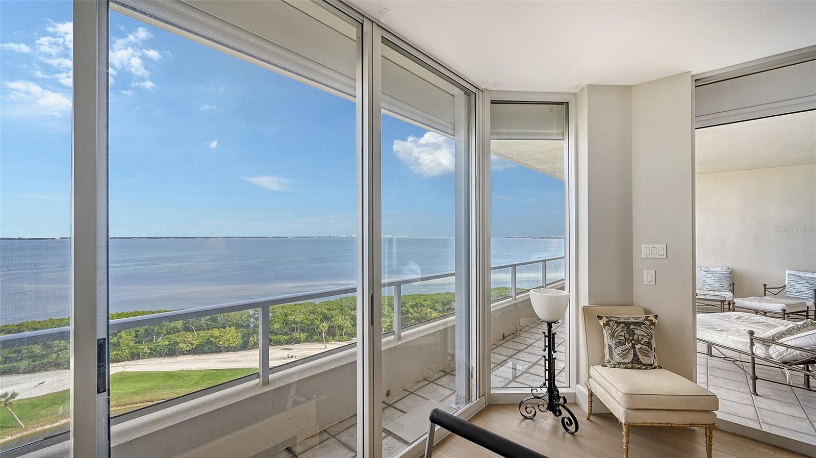 Listing photo id 27 for 3040 Grand Bay Boulevard 283