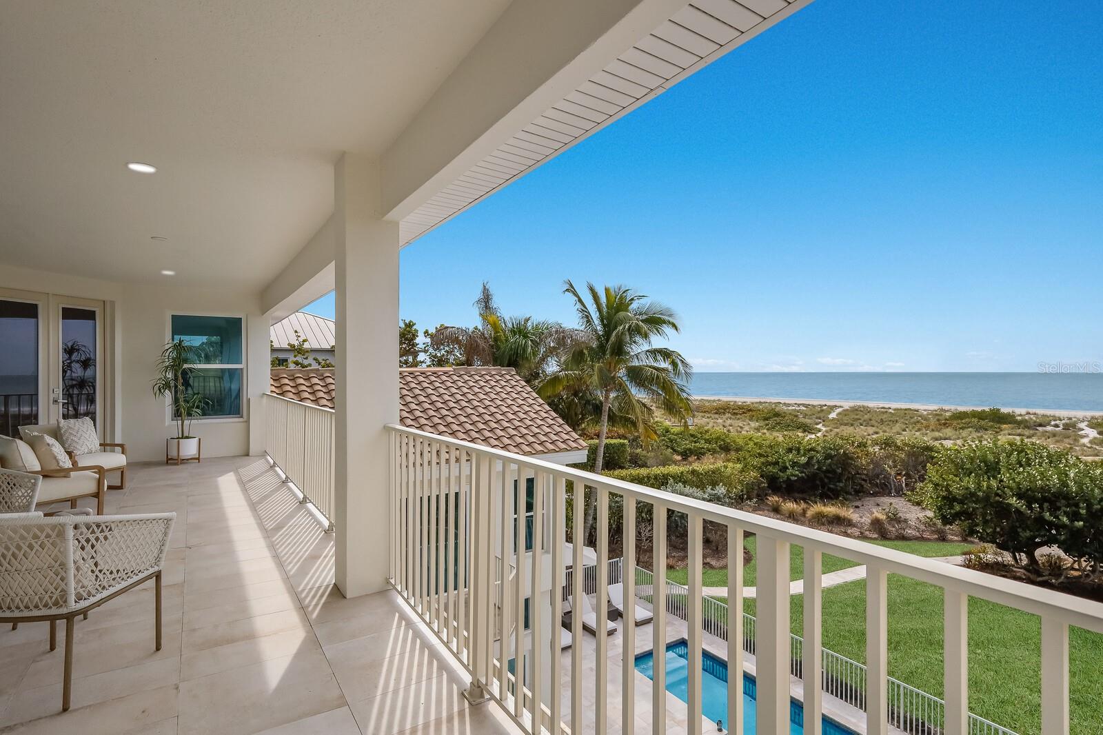 Listing photo id 25 for 6877 Gulf Of Mexico Drive