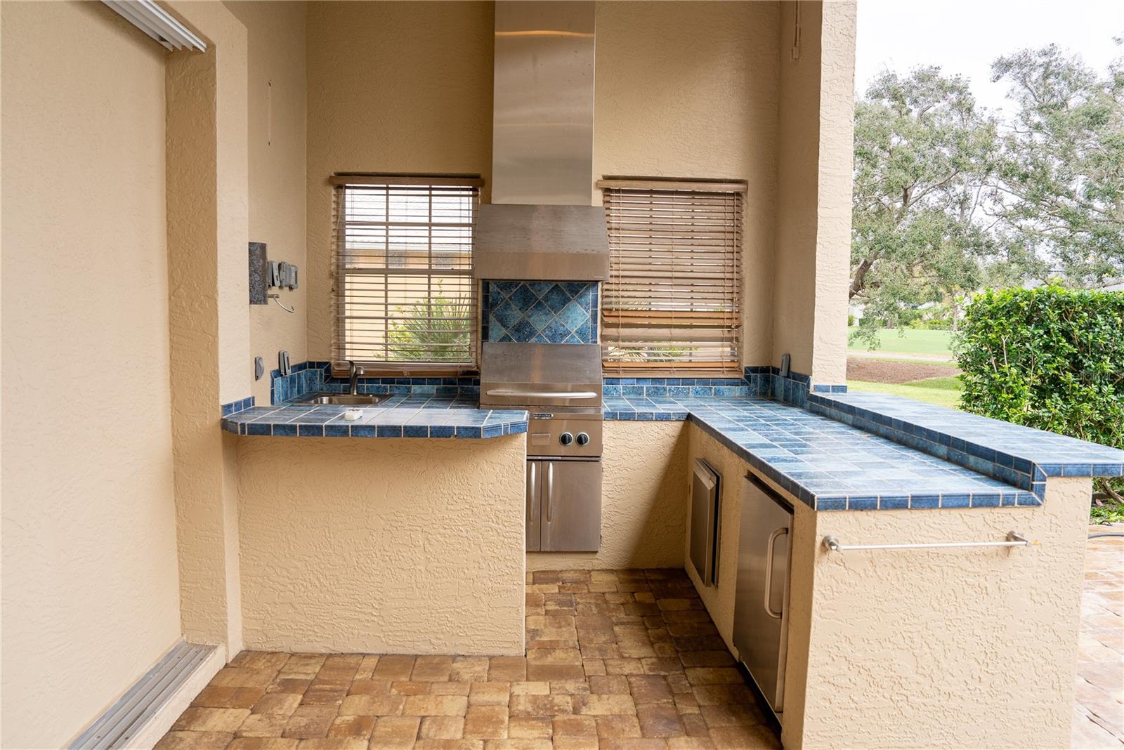 Image 30 of 37 For 326 Saint George Court 14