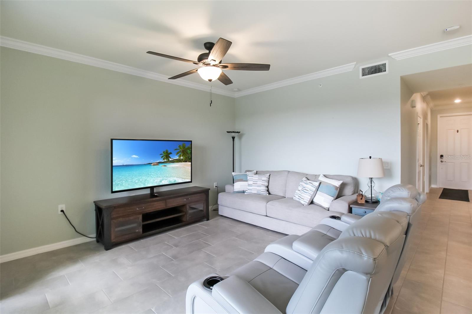 Image 32 of 40 For 17810 Gawthrop Drive 207