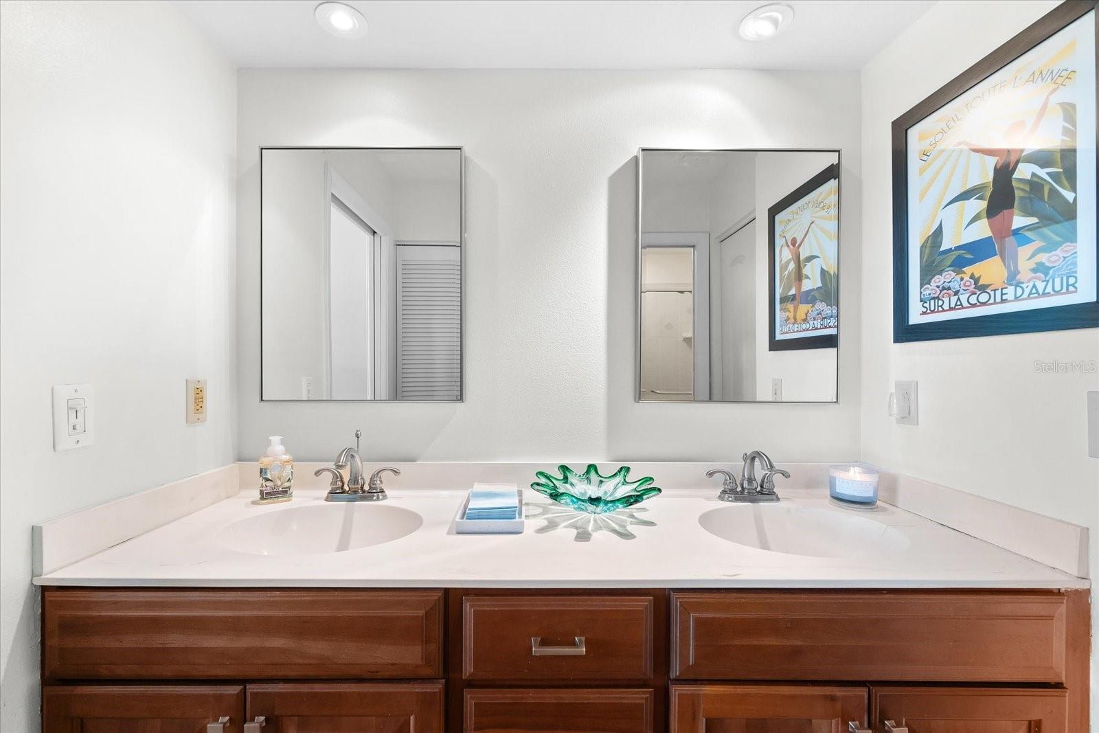 Listing photo id 28 for 515 Leffingwell Avenue 214