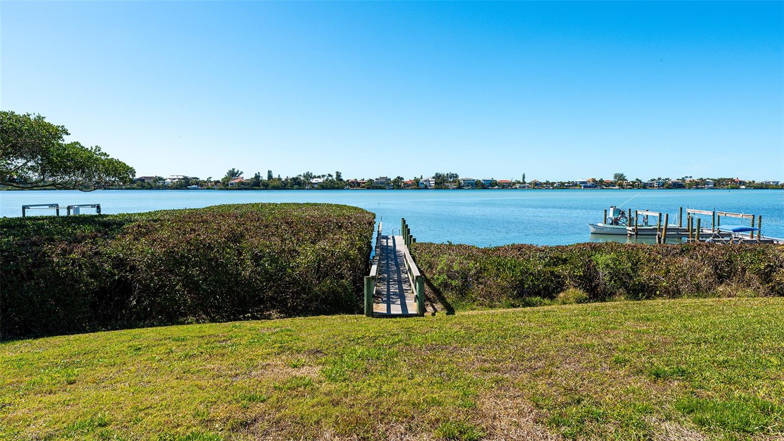 Listing photo id 38 for 1523 Bayshore Road