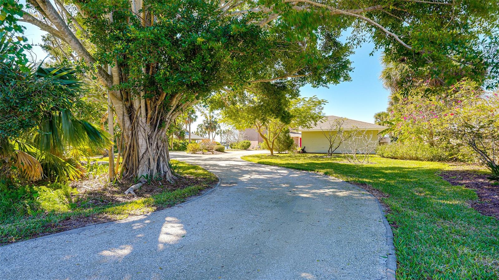 Listing photo id 5 for 1523 Bayshore Road