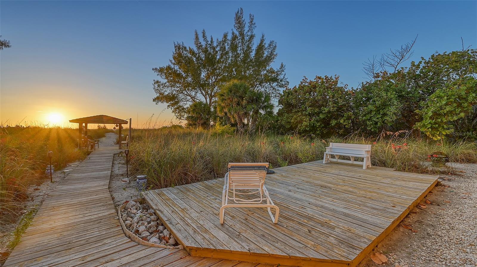 Listing photo id 56 for 406 Casey Key Road