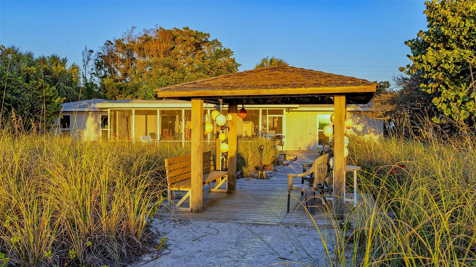 Listing photo id 60 for 406 Casey Key Road