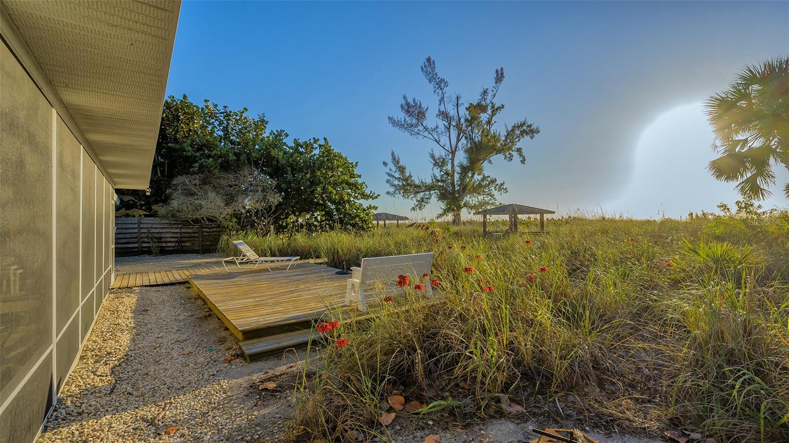 Listing photo id 83 for 406 Casey Key Road