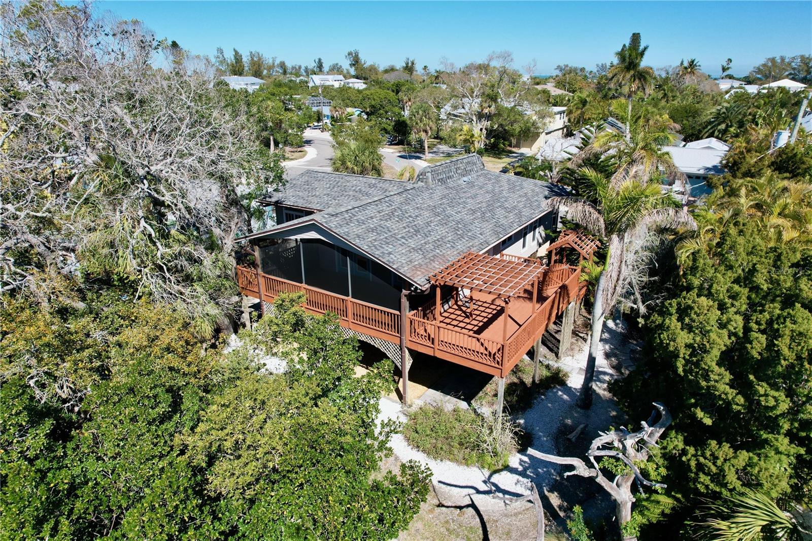 Listing photo id 81 for 107 Los Cedros Drive