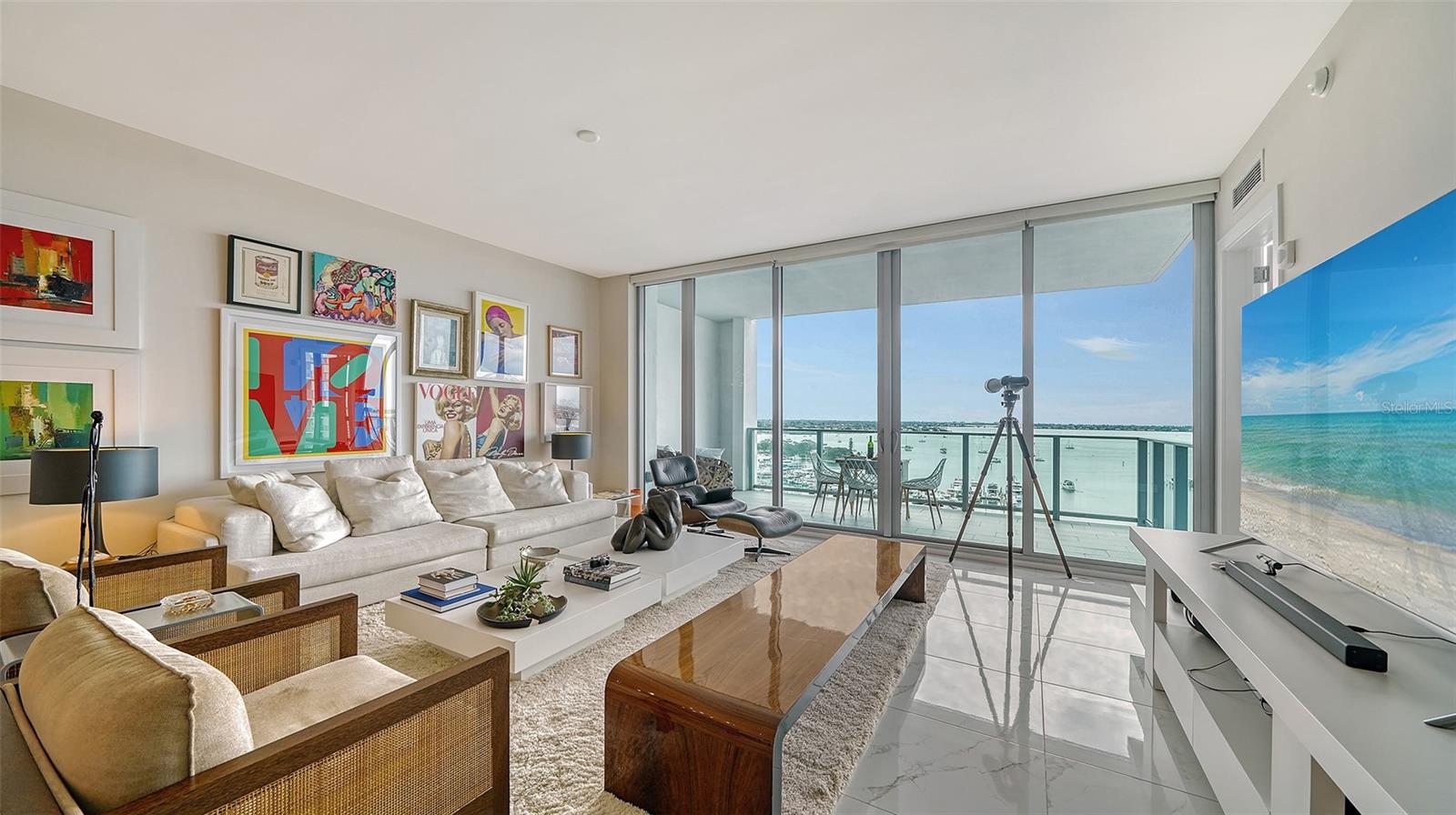 Listing photo id 8 for 1155 Gulfstream Avenue 1201