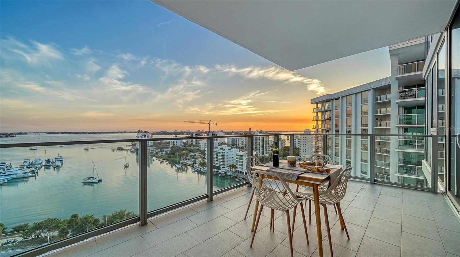 Listing photo id 18 for 1155 Gulfstream Avenue 1201