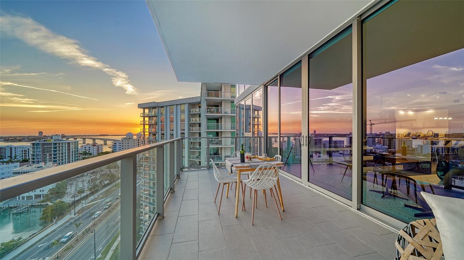 Listing photo id 23 for 1155 Gulfstream Avenue 1201