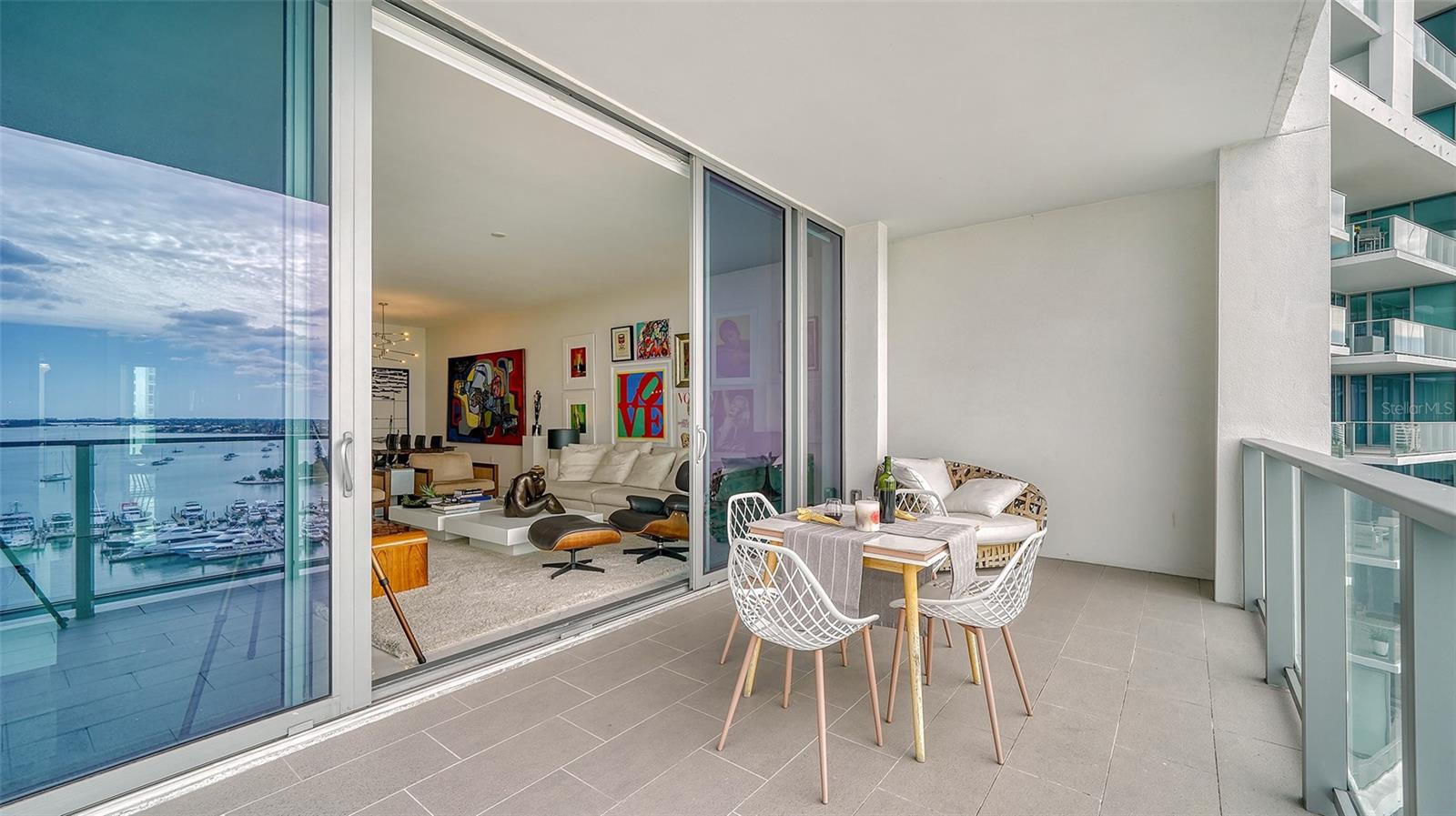 Listing photo id 24 for 1155 Gulfstream Avenue 1201