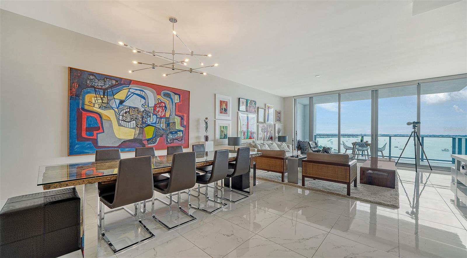 Listing photo id 27 for 1155 Gulfstream Avenue 1201