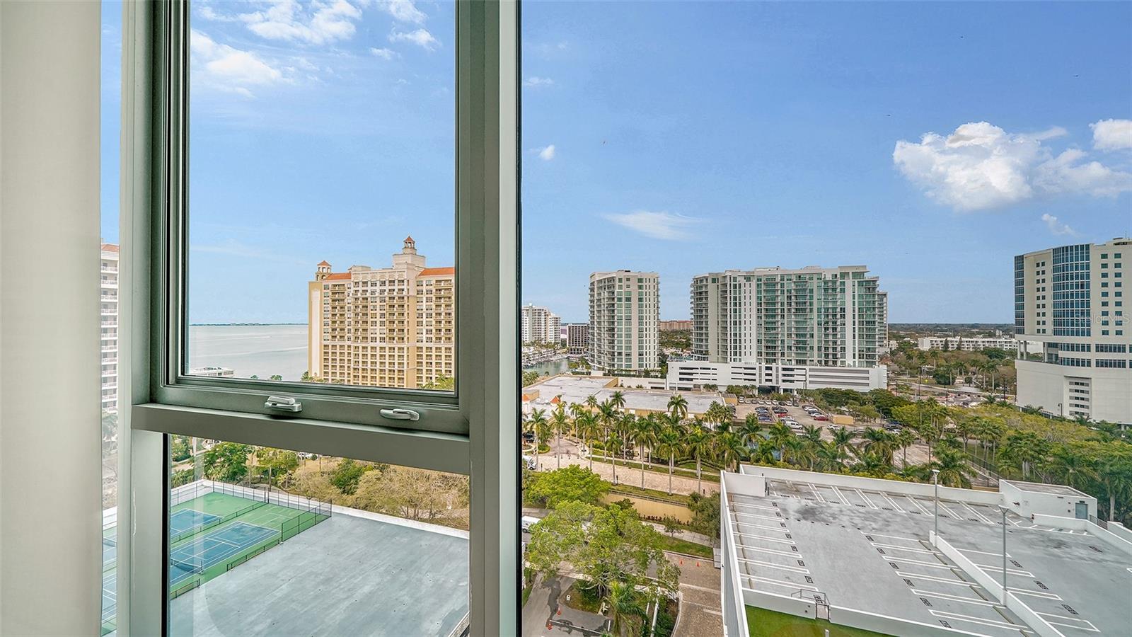 Listing photo id 65 for 1155 Gulfstream Avenue 1201