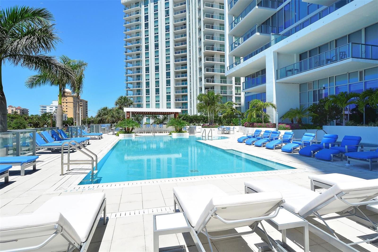 Listing photo id 78 for 1155 Gulfstream Avenue 1201