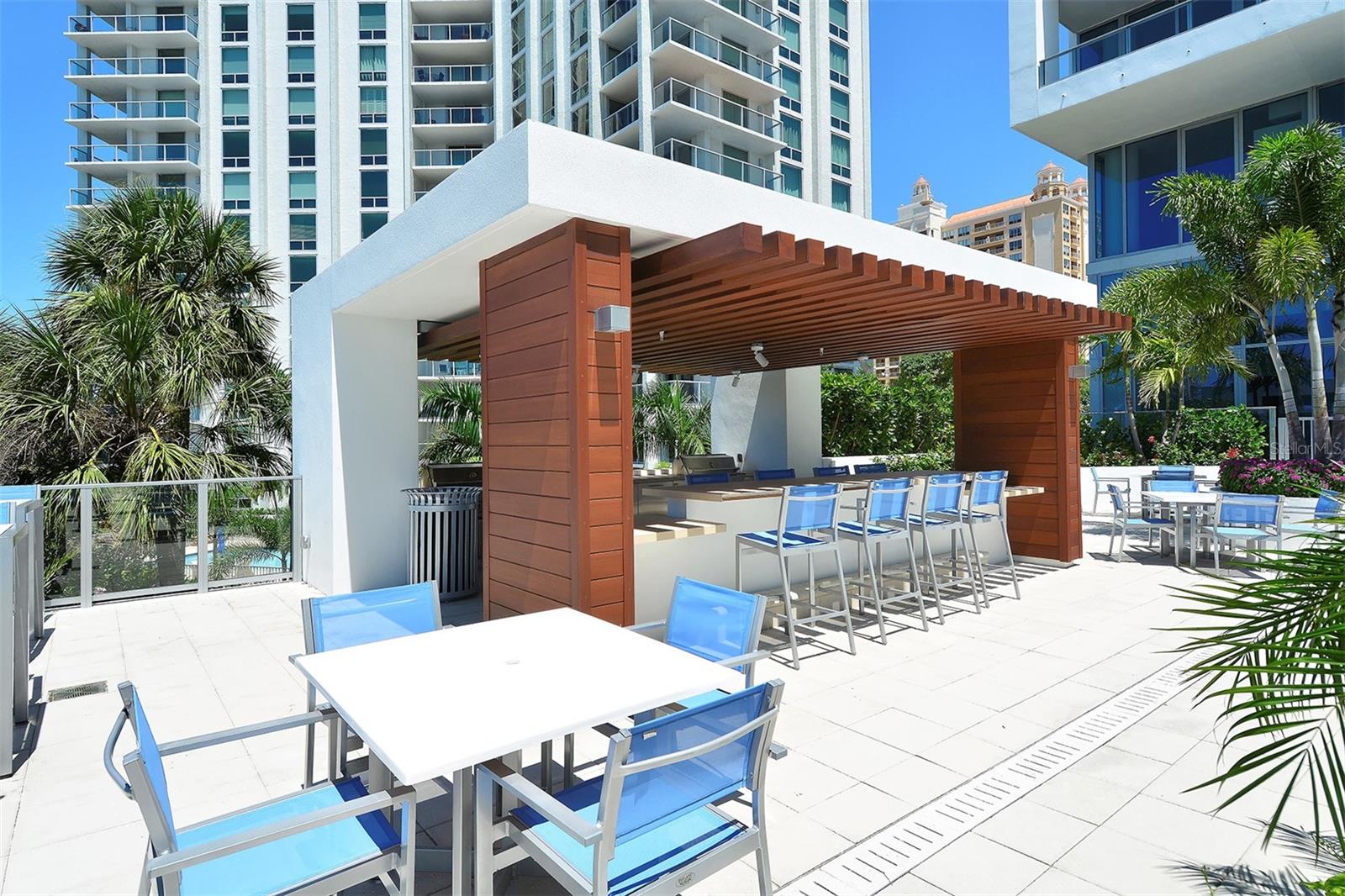 Listing photo id 84 for 1155 Gulfstream Avenue 1201