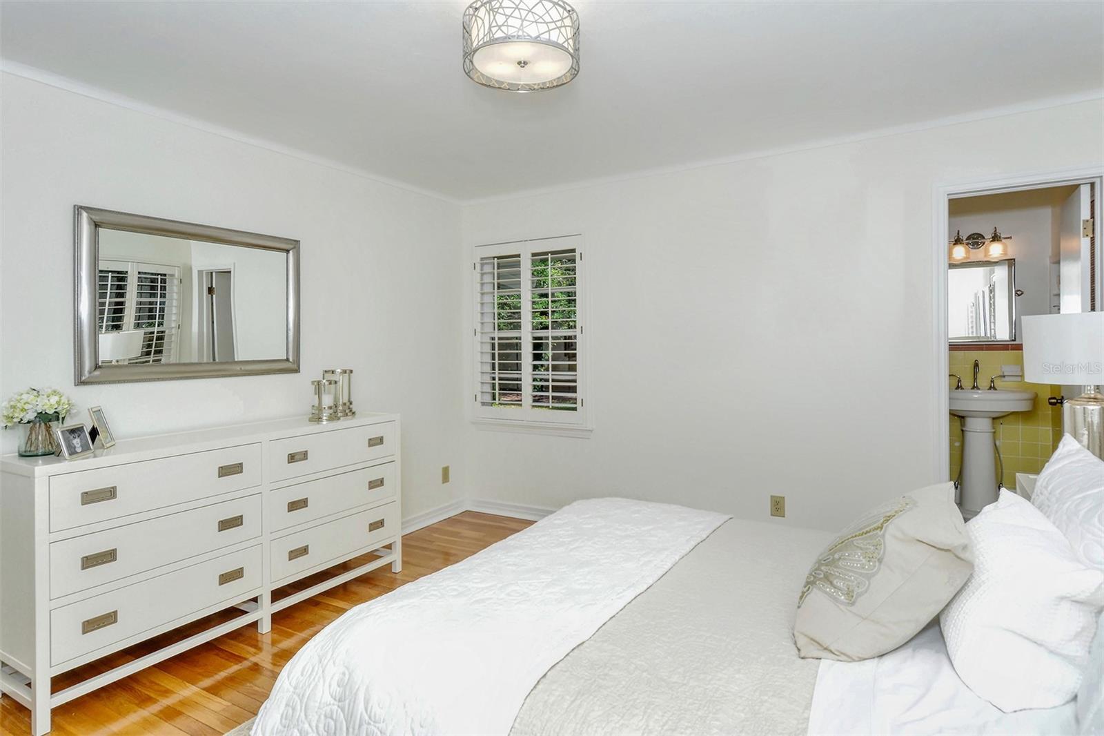 Image 33 of 73 For 1747 Waldemere Street