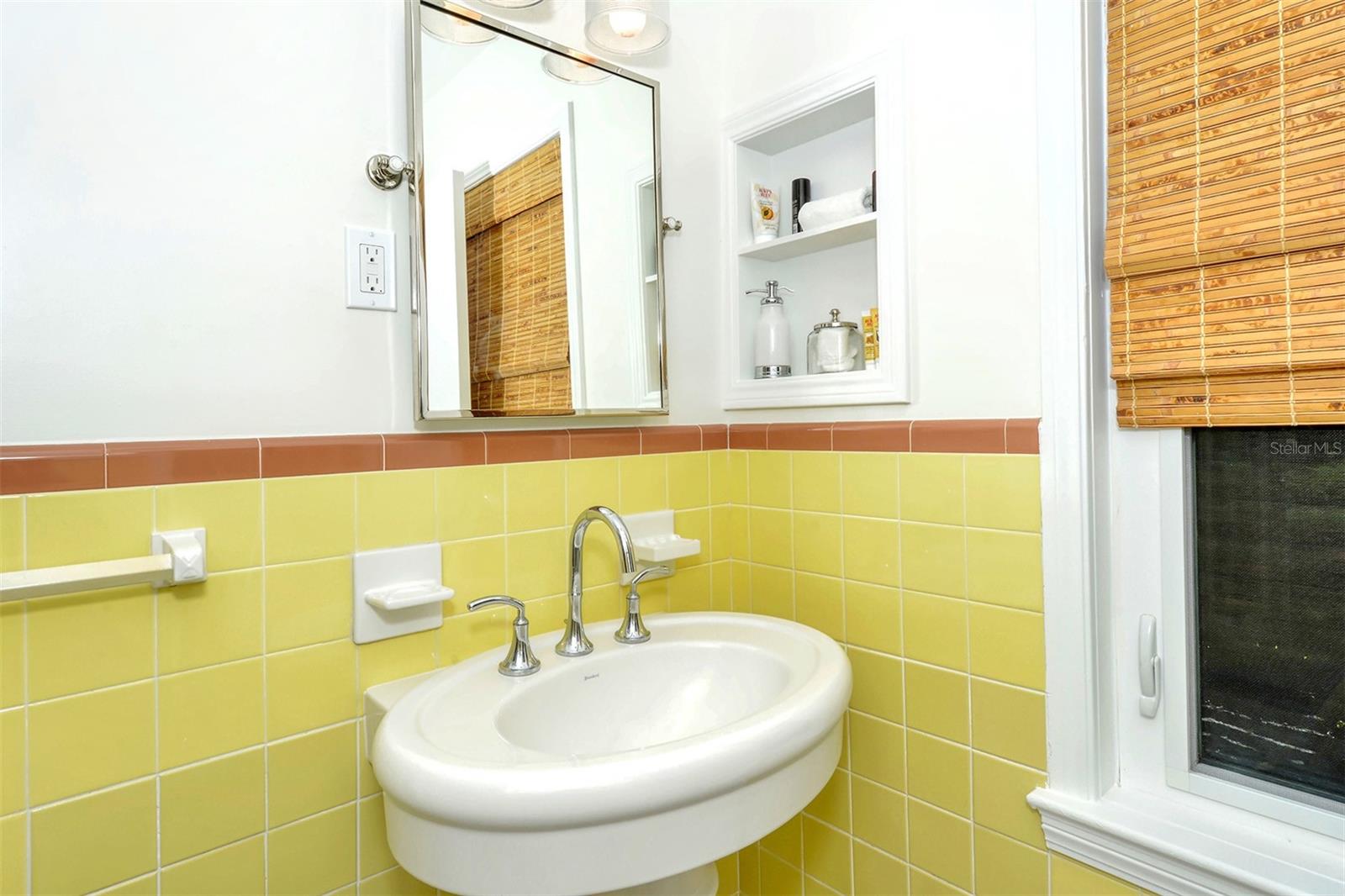 Image 37 of 73 For 1747 Waldemere Street