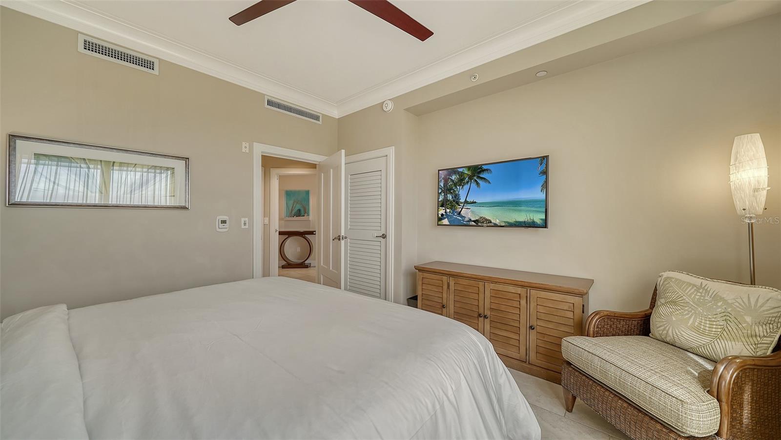 Listing photo id 28 for 915 Seaside Drive 412