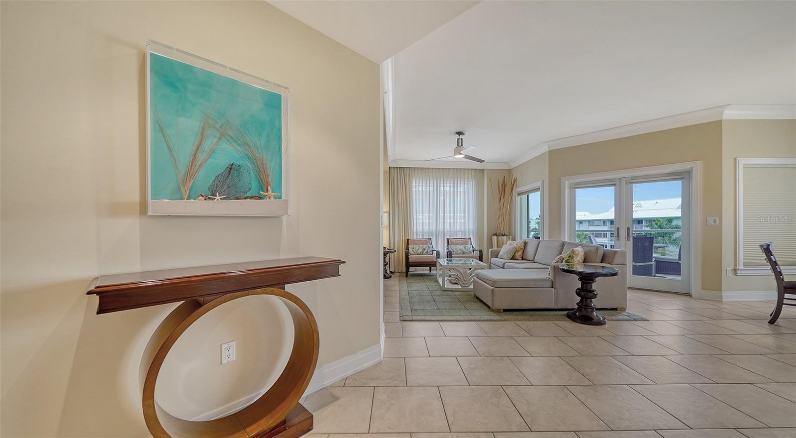 Listing photo id 3 for 915 Seaside Drive 412