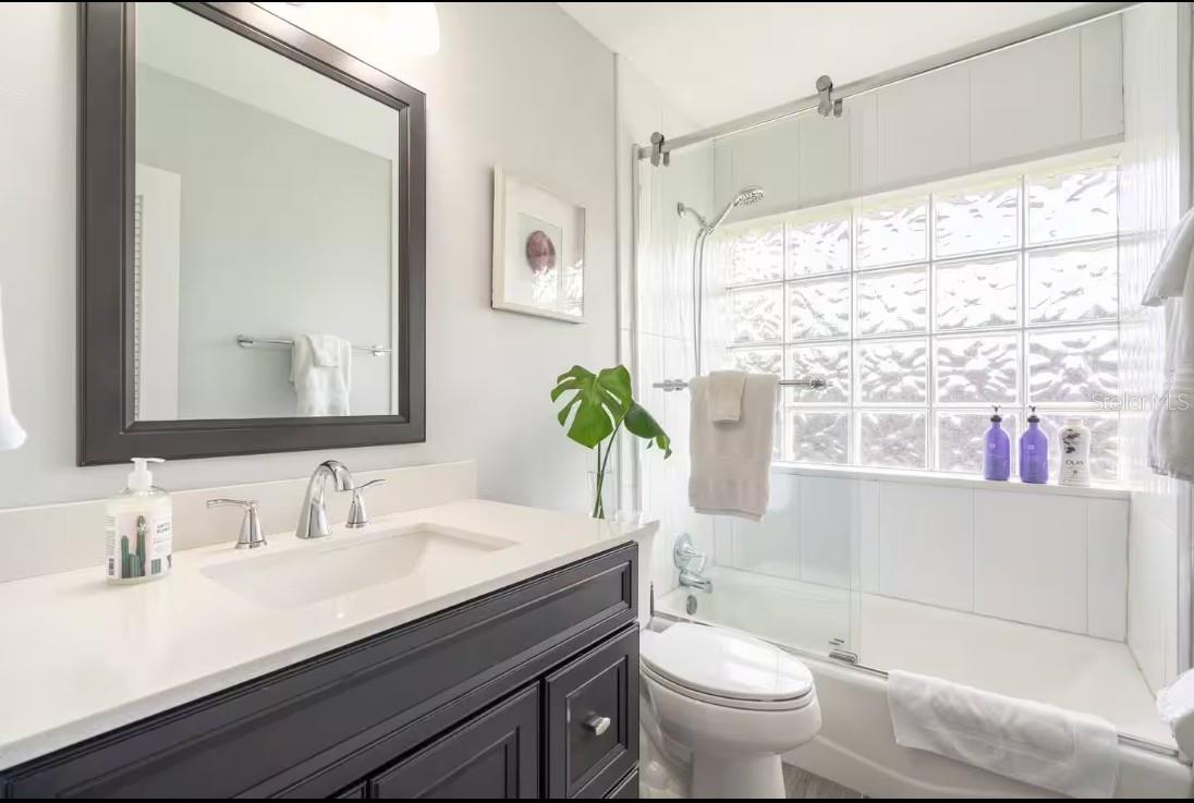 Image 14 of 22 For 2545 Webber Street