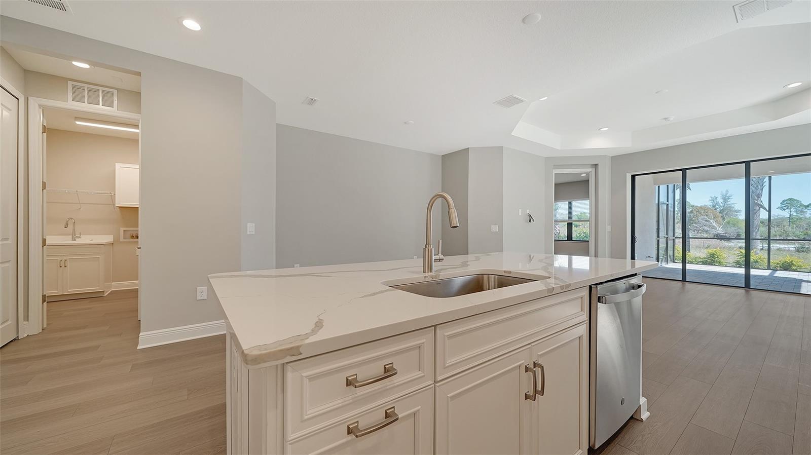 Image 12 of 57 For 27460 Janzen Court