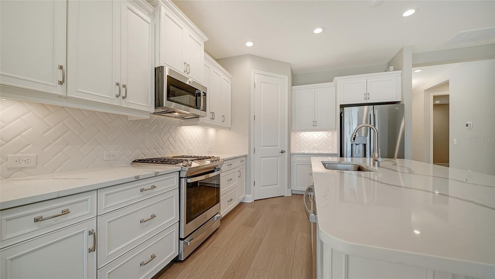 Image 13 of 57 For 27460 Janzen Court
