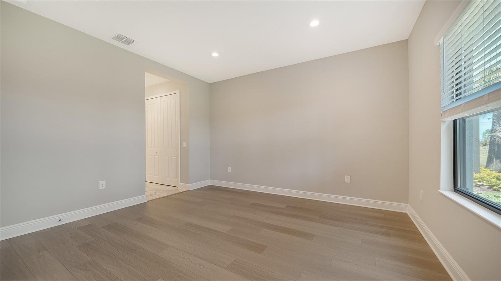 Image 16 of 57 For 27460 Janzen Court