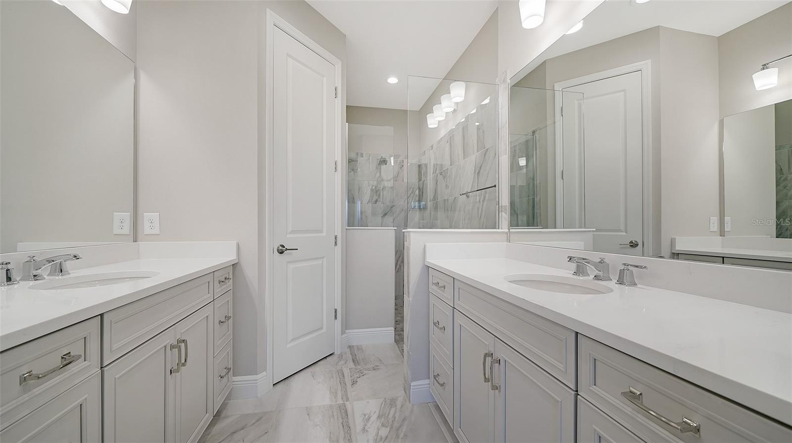 Image 18 of 57 For 27460 Janzen Court