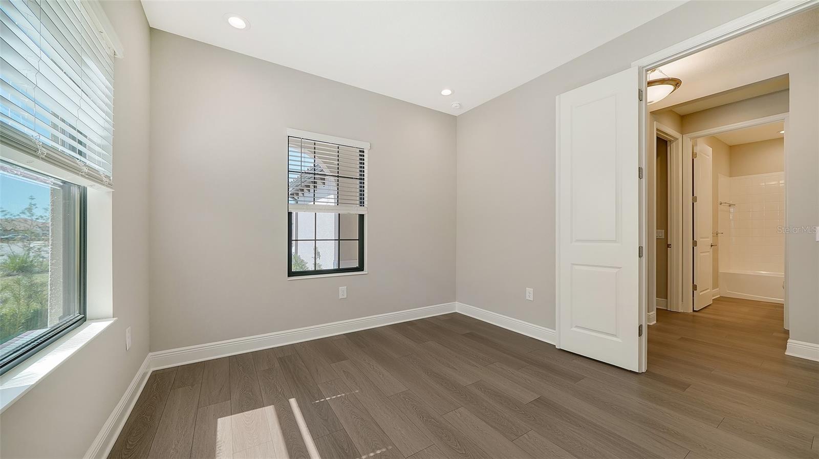 Image 22 of 57 For 27460 Janzen Court